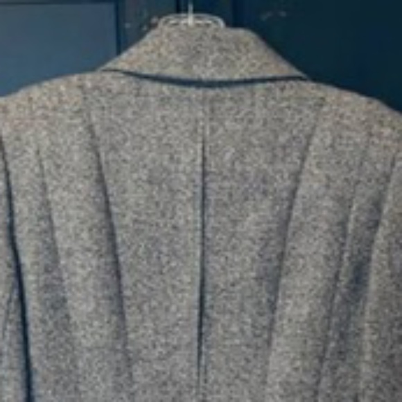 Beautiful Wool Skirt Suit - Picture 11 of 12